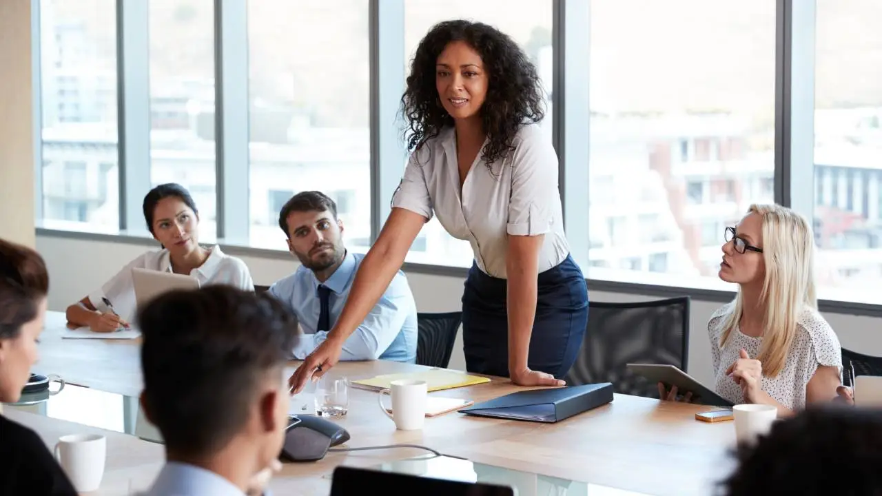 L’amministratore di condominio ti sta fregando? Ecco dove si nascondono i costi nascosti nel suo compenso