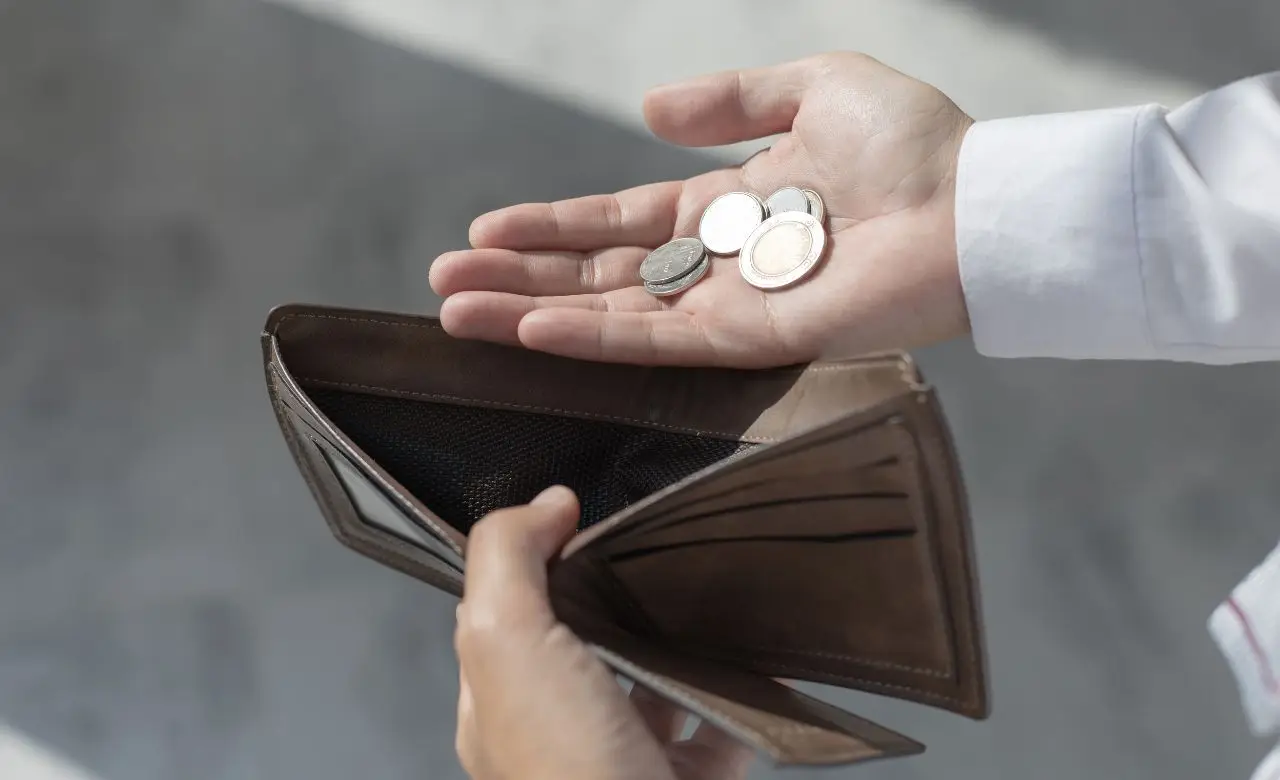 Potresti avere un piccolo tesoro nel portafoglio: ecco il trucco rapido per riconoscere le monete rare