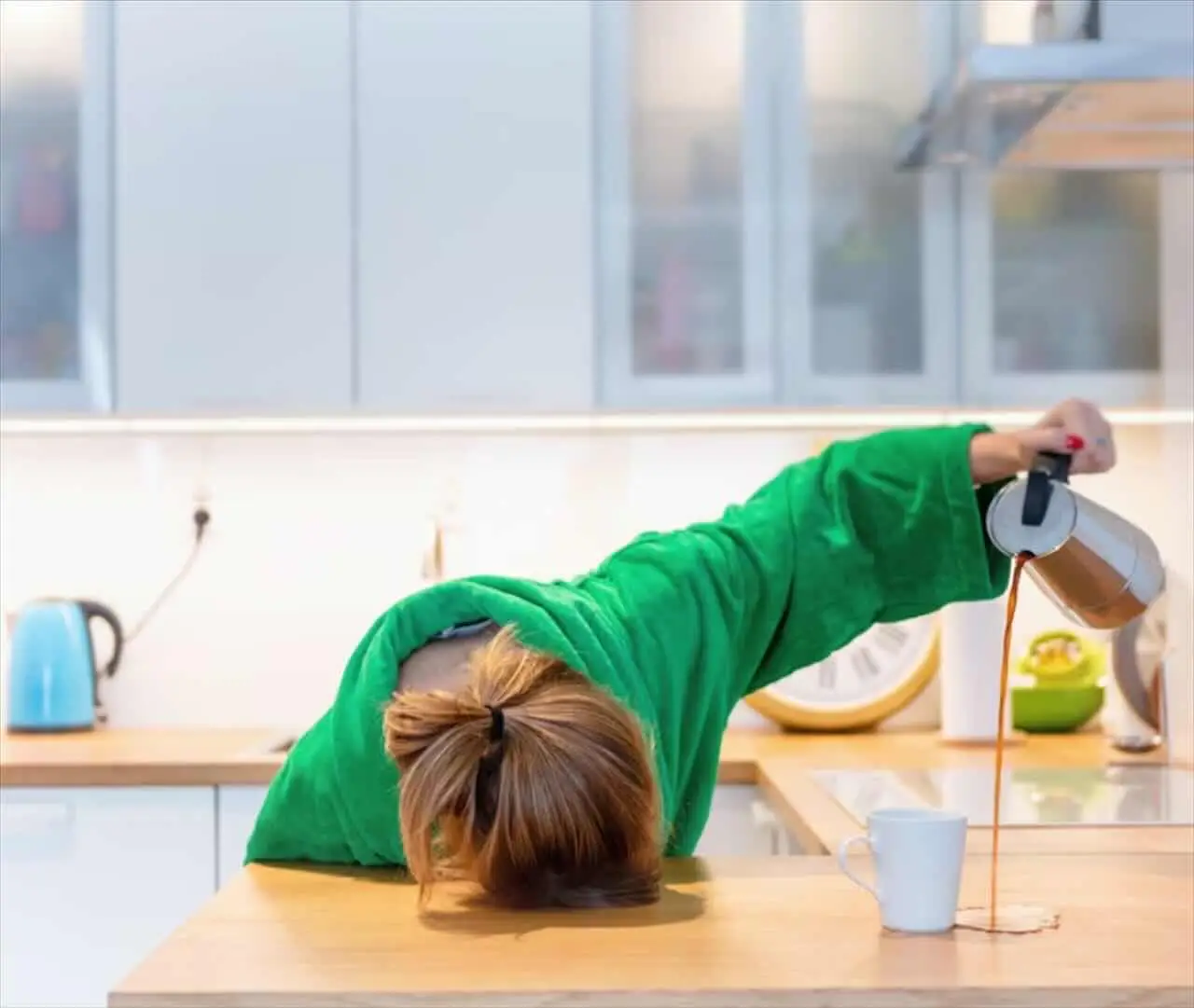 Se ti svegli stanco e con la gola secca la colpa è dell’aria in camera: ecco come cambiarla subito