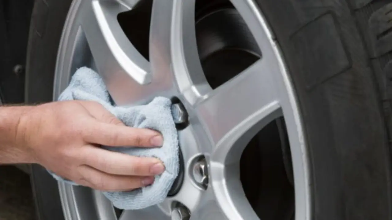 Cerchi in lega rovinati o piegati? Ecco l’unico modo per aggiustarli davvero che non conosci
